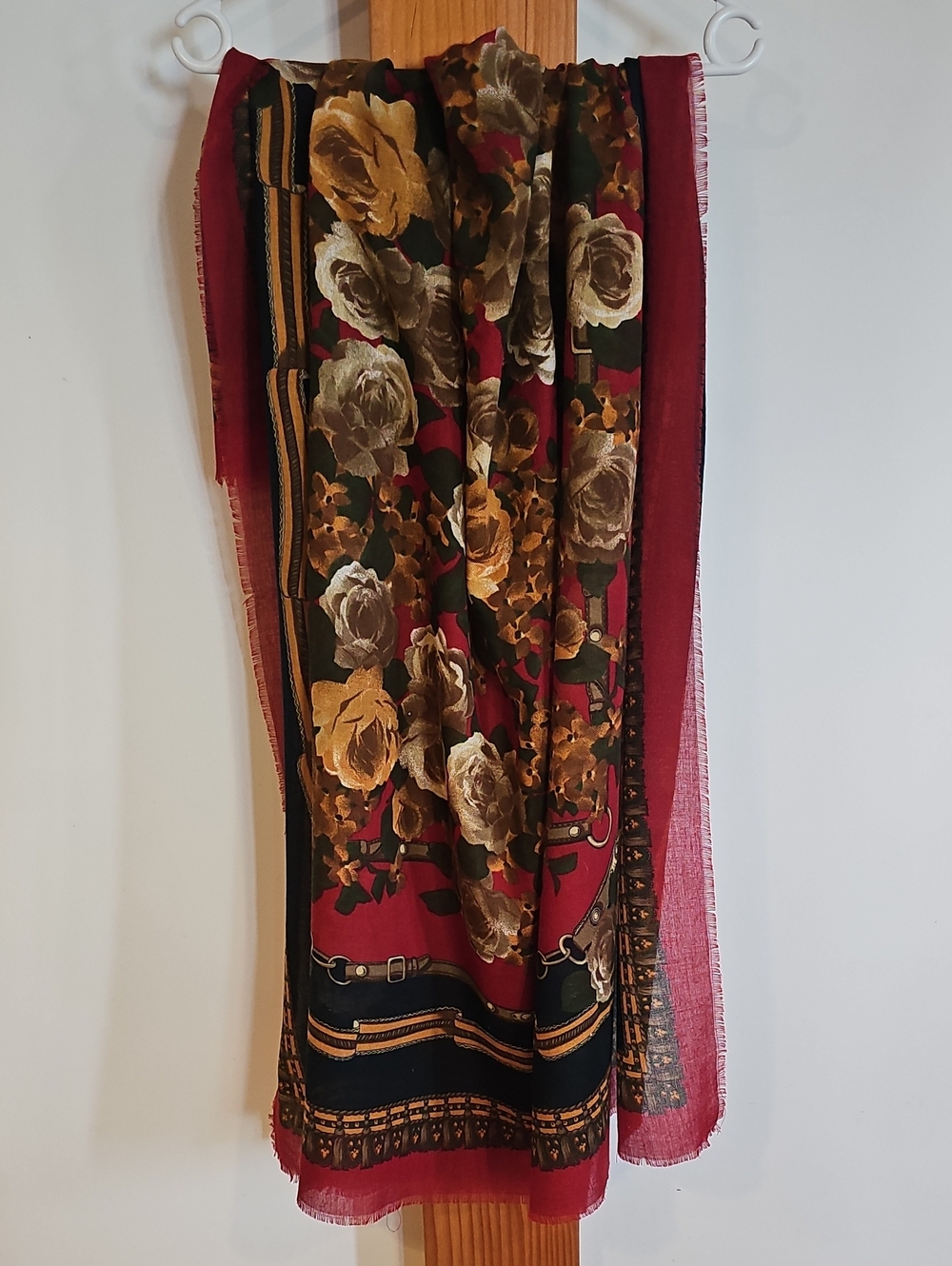 Floral Print Lightweight Women's Scarf - Red